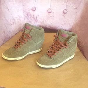 Nike Dunk Sky High Olive Wedge Trainer’s!!